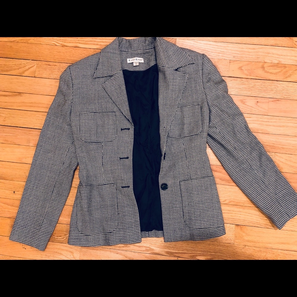 BEBE button up lined stylish blazer blk&white sz4